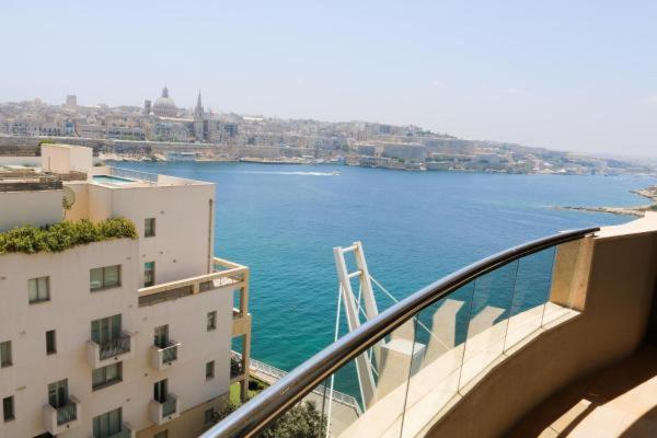 The Seafront Tower Pansiyon Sliema Dış mekan fotoğraf